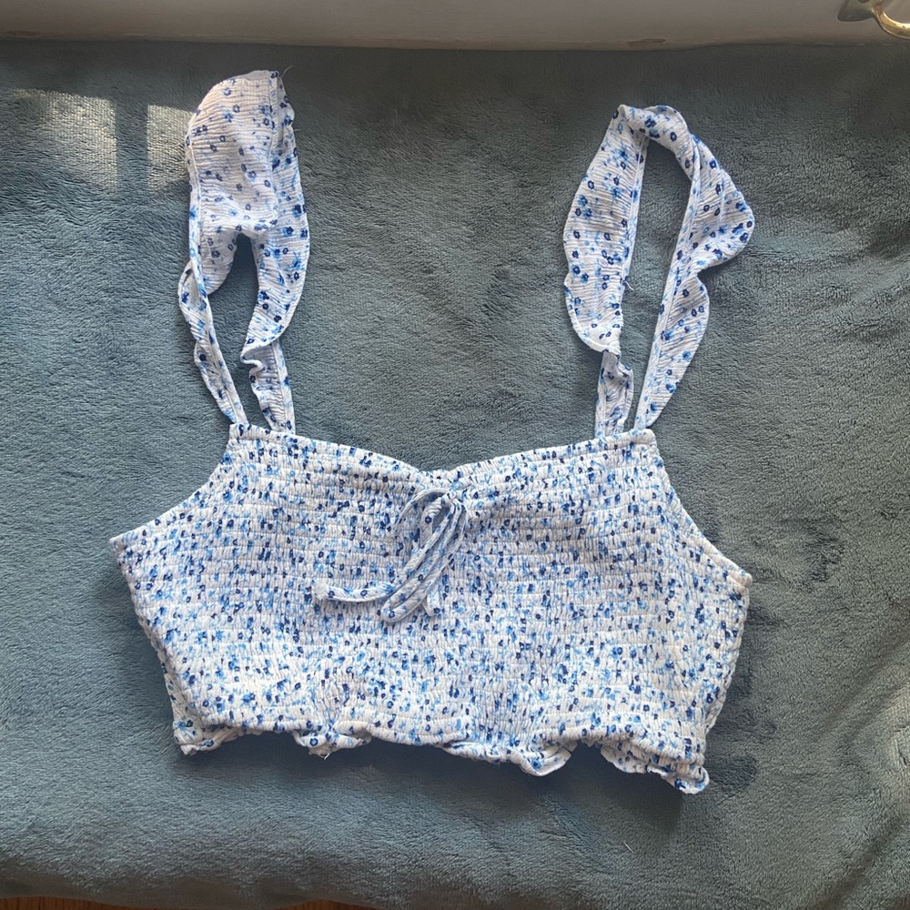 Cute blue and white floral top